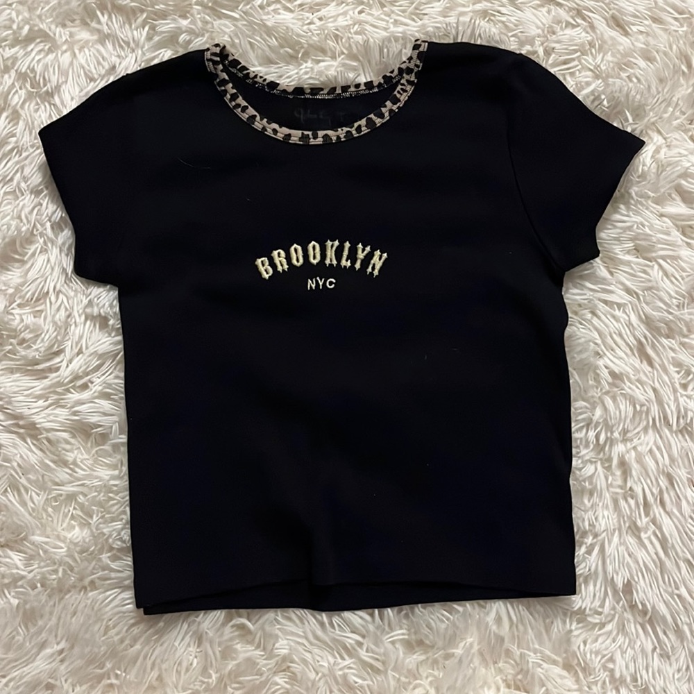 Brandy Melville crop shirt
